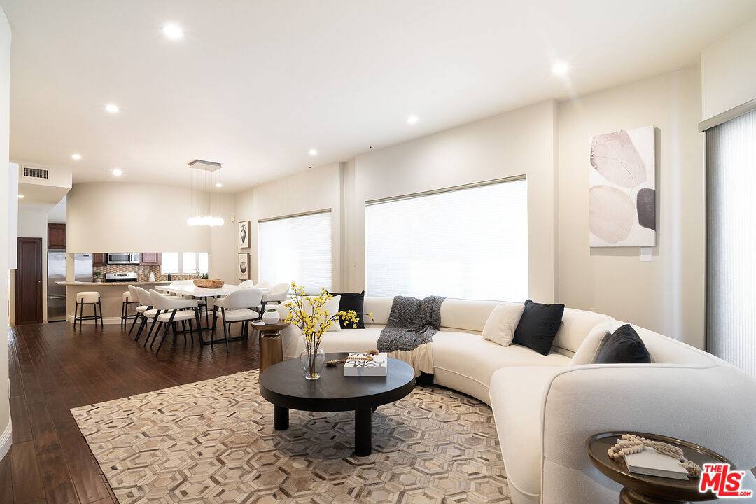 916  S Shenandoah St 2BR Beverlywood La