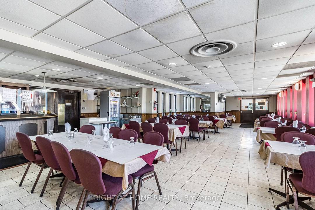 Prime Location Concrete Steel Motel with 80 Rooms 2 Decent Living Apartments for Owner Manager 83 Seat Restaurant Leased For 50000 bills Yearly Very Good Revenue Minutes Walk to Falls ...