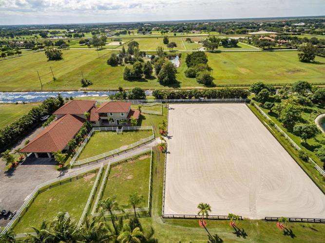 Beautiful, exclusive, gated Palm Beach Point community 13 stalls barn available for the season, at 13, 000 per stall.