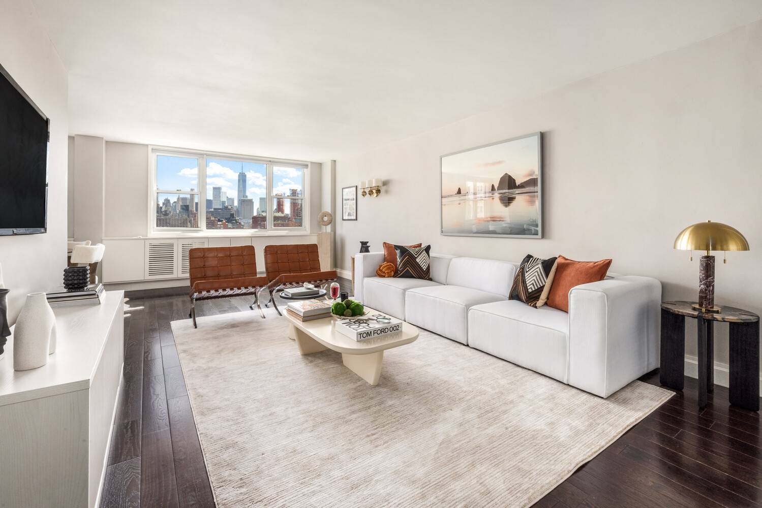 Jane Street Jewel Step into 16D at 61 Jane Street and the southwestern sweep of the downtown skyline and Hudson River stretch out before you.