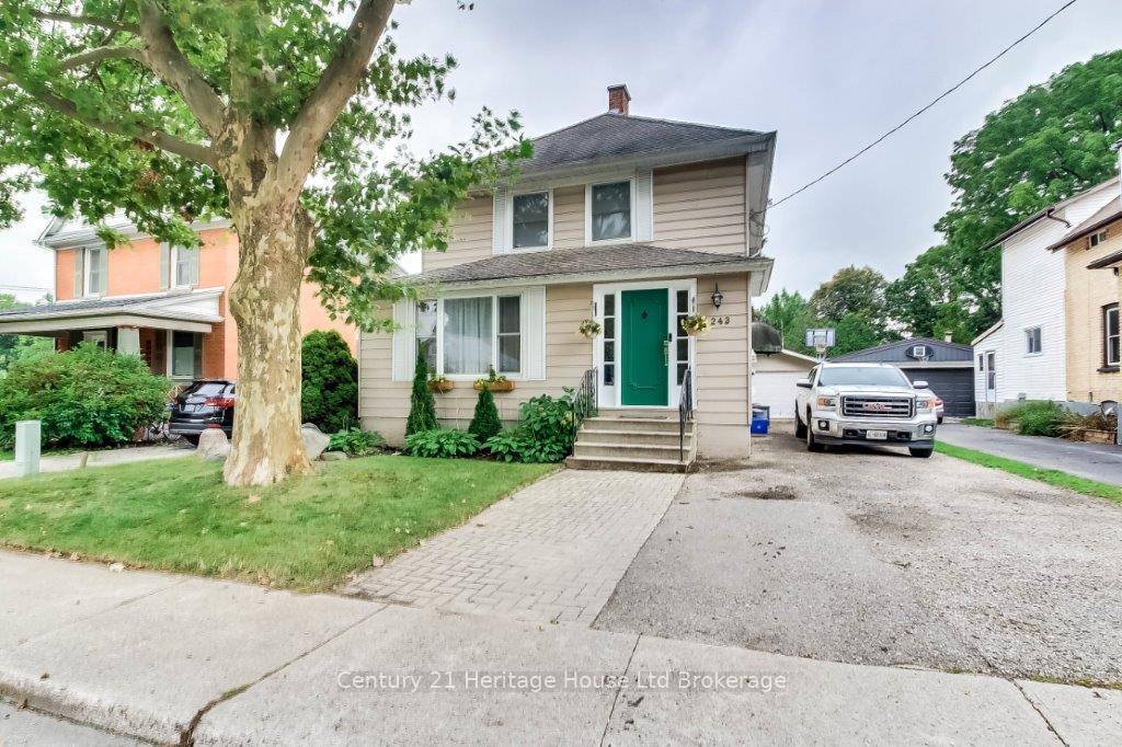 Enjoy modern convenience in this comfortable two storey home in old north Woodstock.