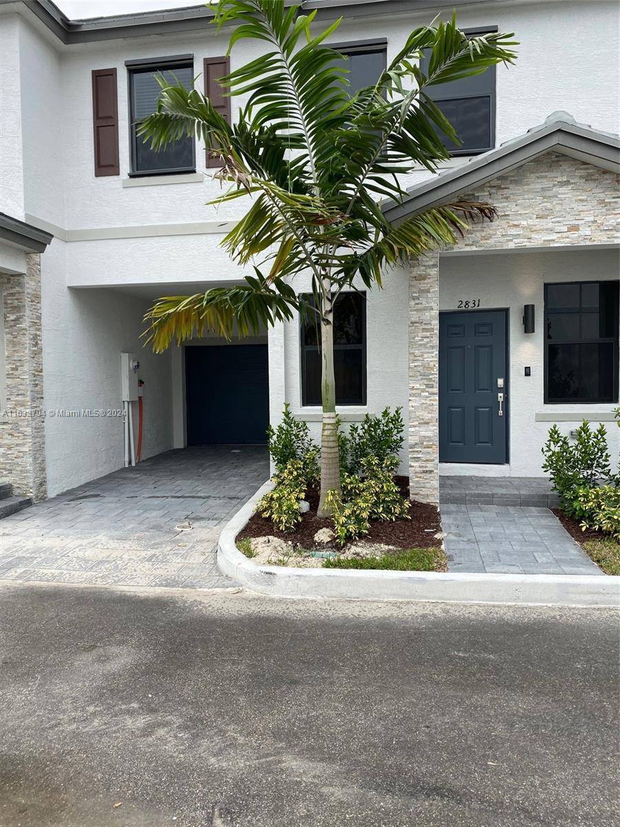 Back on the Market ! ! ! Built in 2019, this beautiful and cozy 3 bedroom 2 1 2 bathroom townhouse in the heart of Fort Lauderdale.
