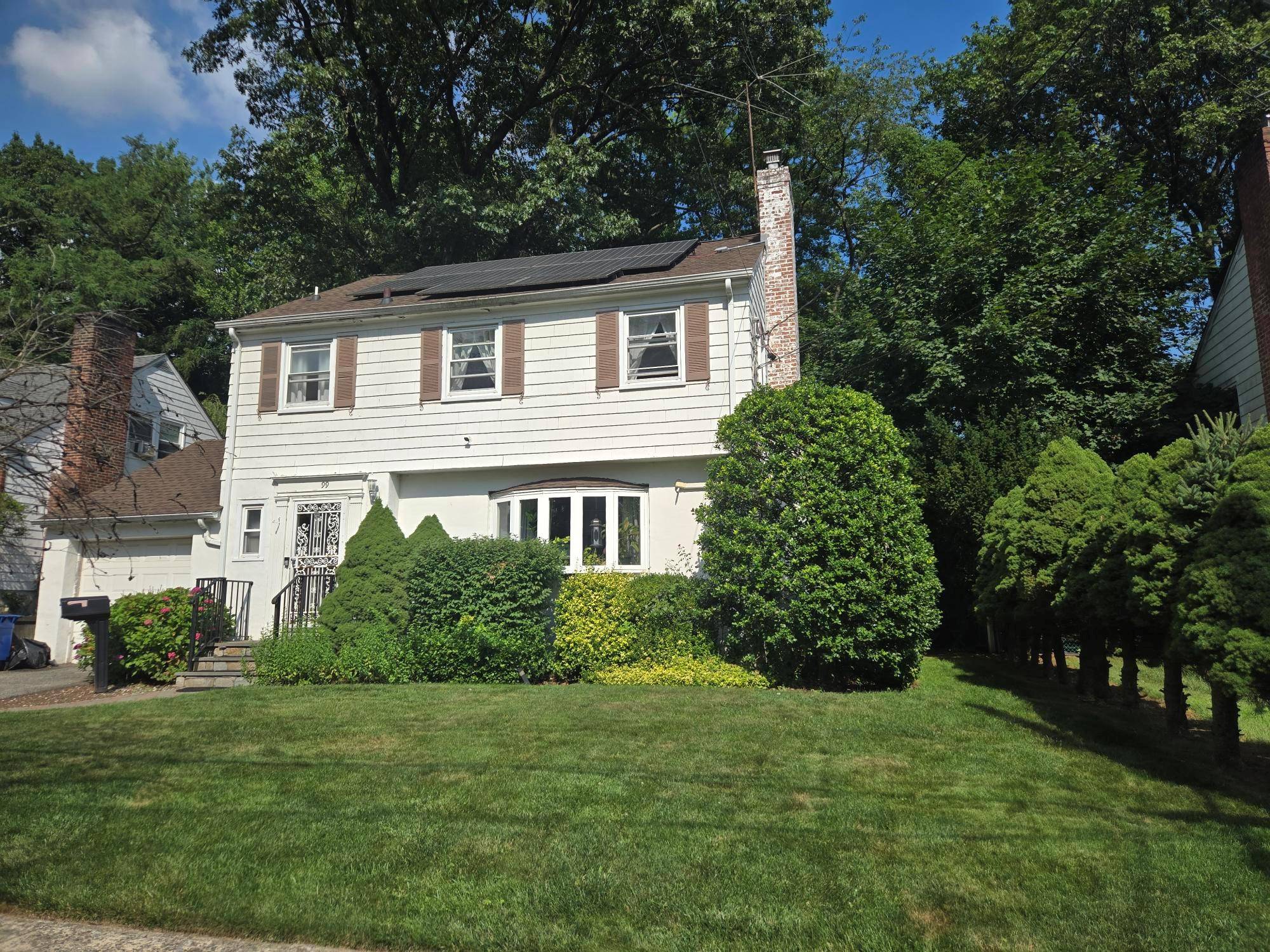 Welcome to this beautifully maintained Modern Colonial style single family home, located in the highly desirable 10552 ZIP code of Mount Vernon, New York.