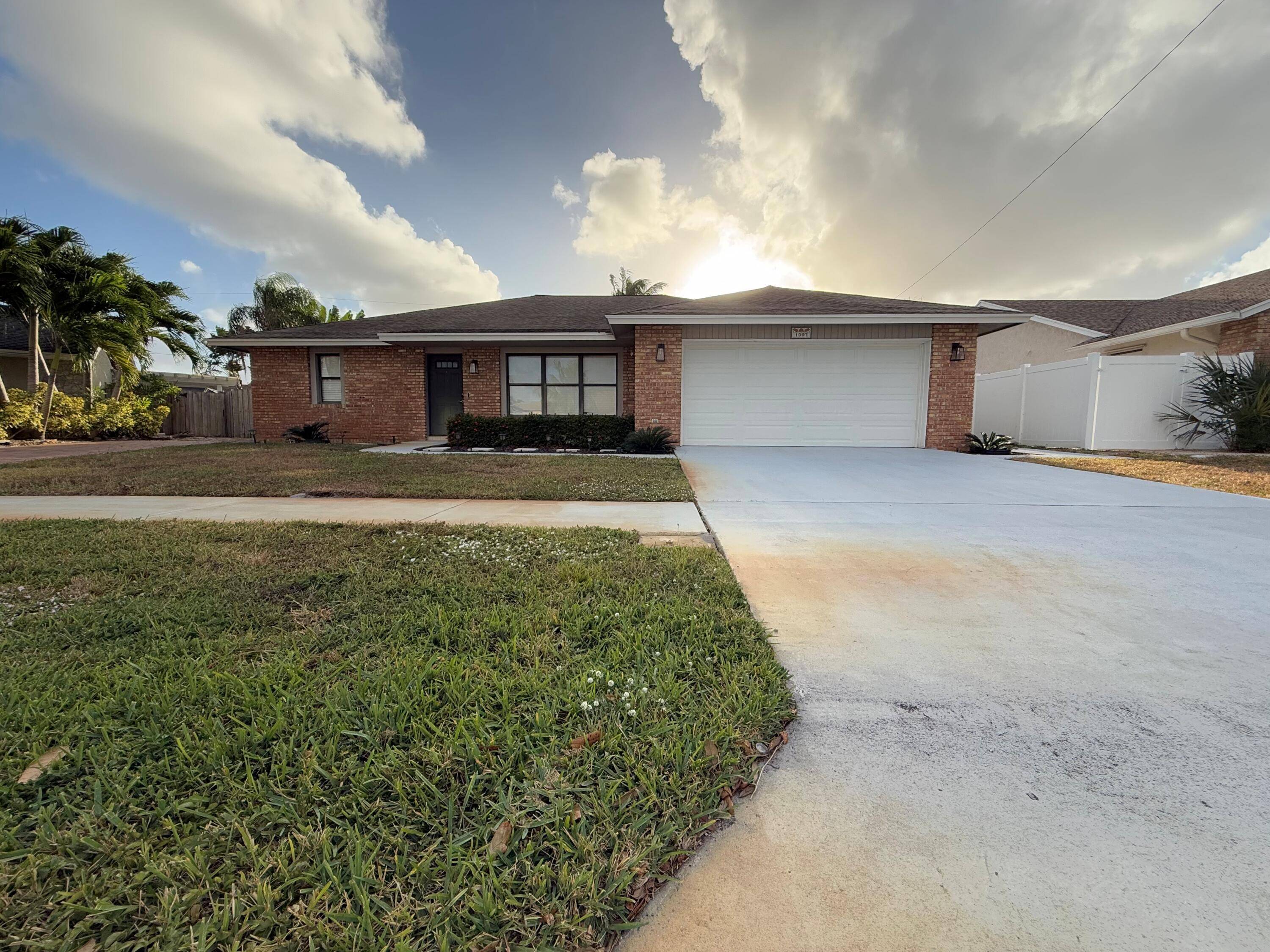 Beautiful 3 2 home, the home is in the safe and peaceful city of Lantana Florida, right at the heart of Palm Beach County.