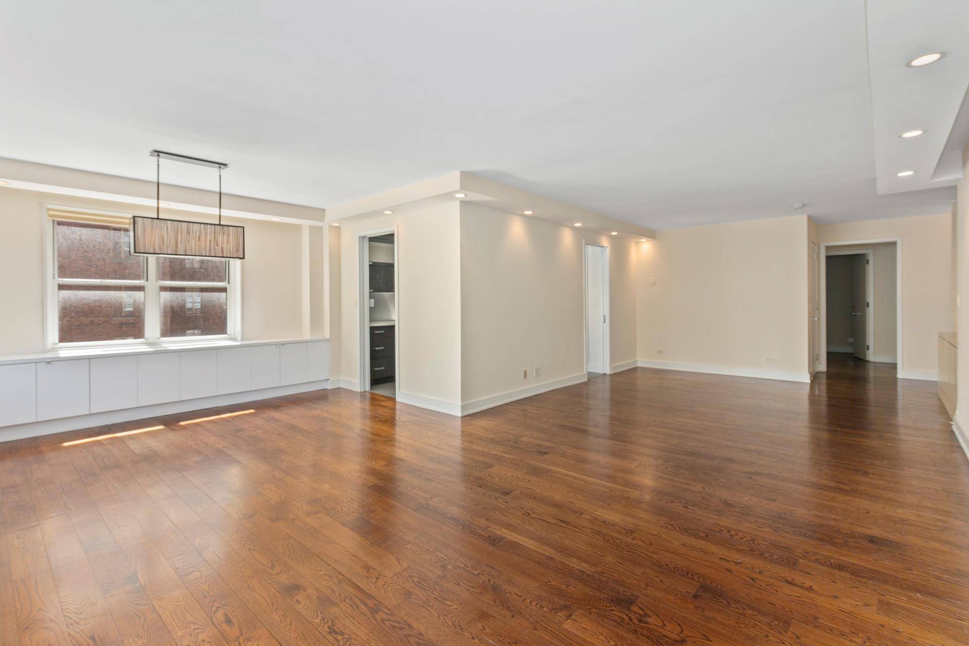 JUST LISTED amp ; AVAILABLE AUGUST 11th, This is a fabulous Very Large 2 bedroom 2 bath that can be converted into a 3 bedroom Renovated Windowed Chef's Kitchen, with ...