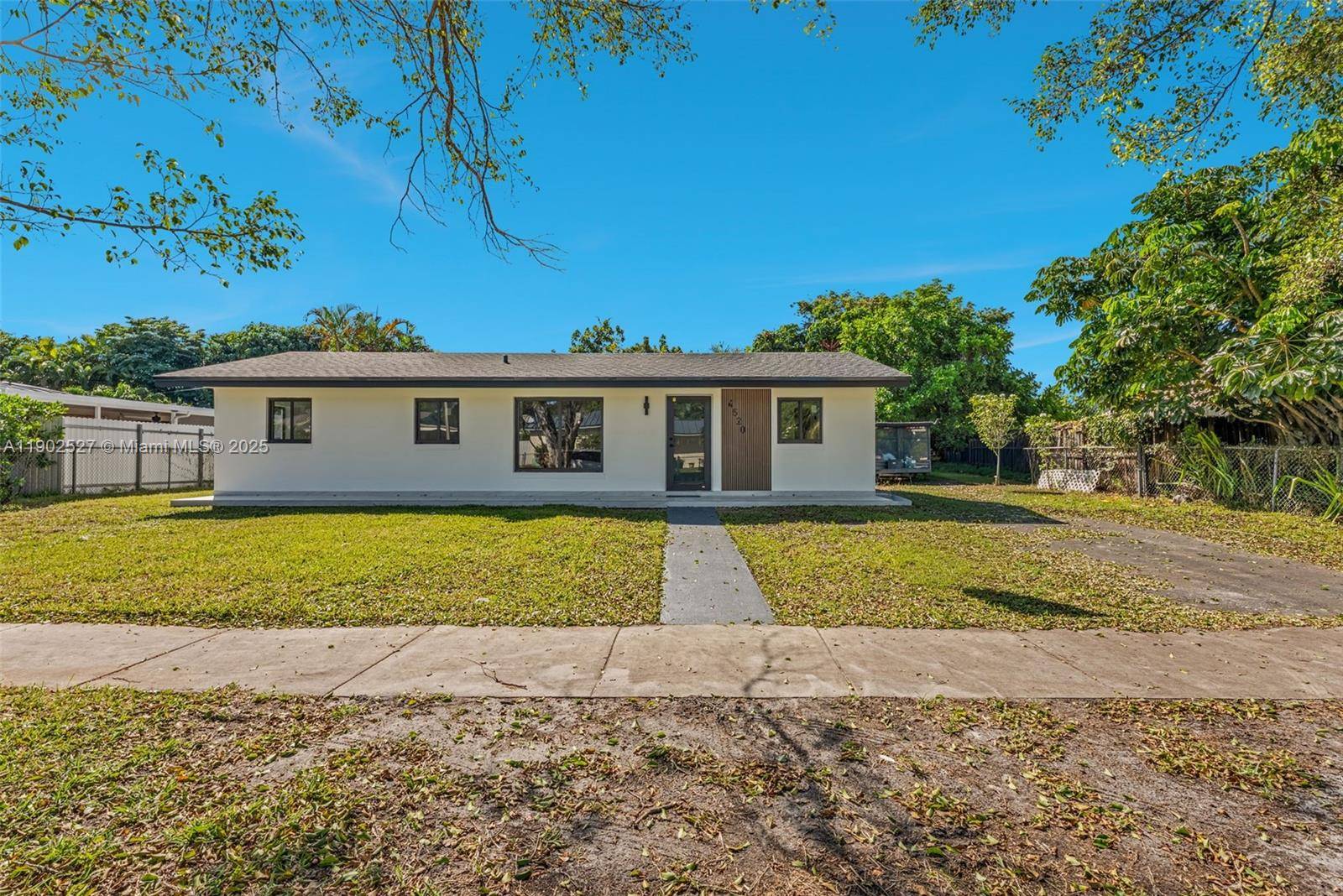 Beautifully renovated 3BD 2BA home in Miami Gardens !