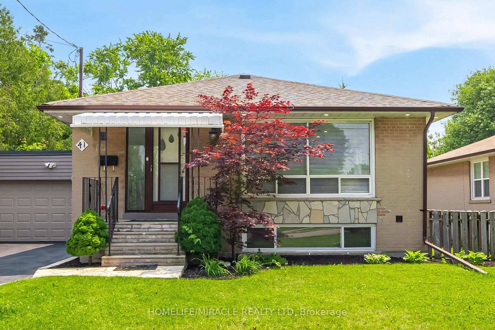 Great Detached Bungalow In The Heart of North York Sits On A Large Private Lot Size of 64 X 120 Has Been Meticulously Maintained By The Owners.