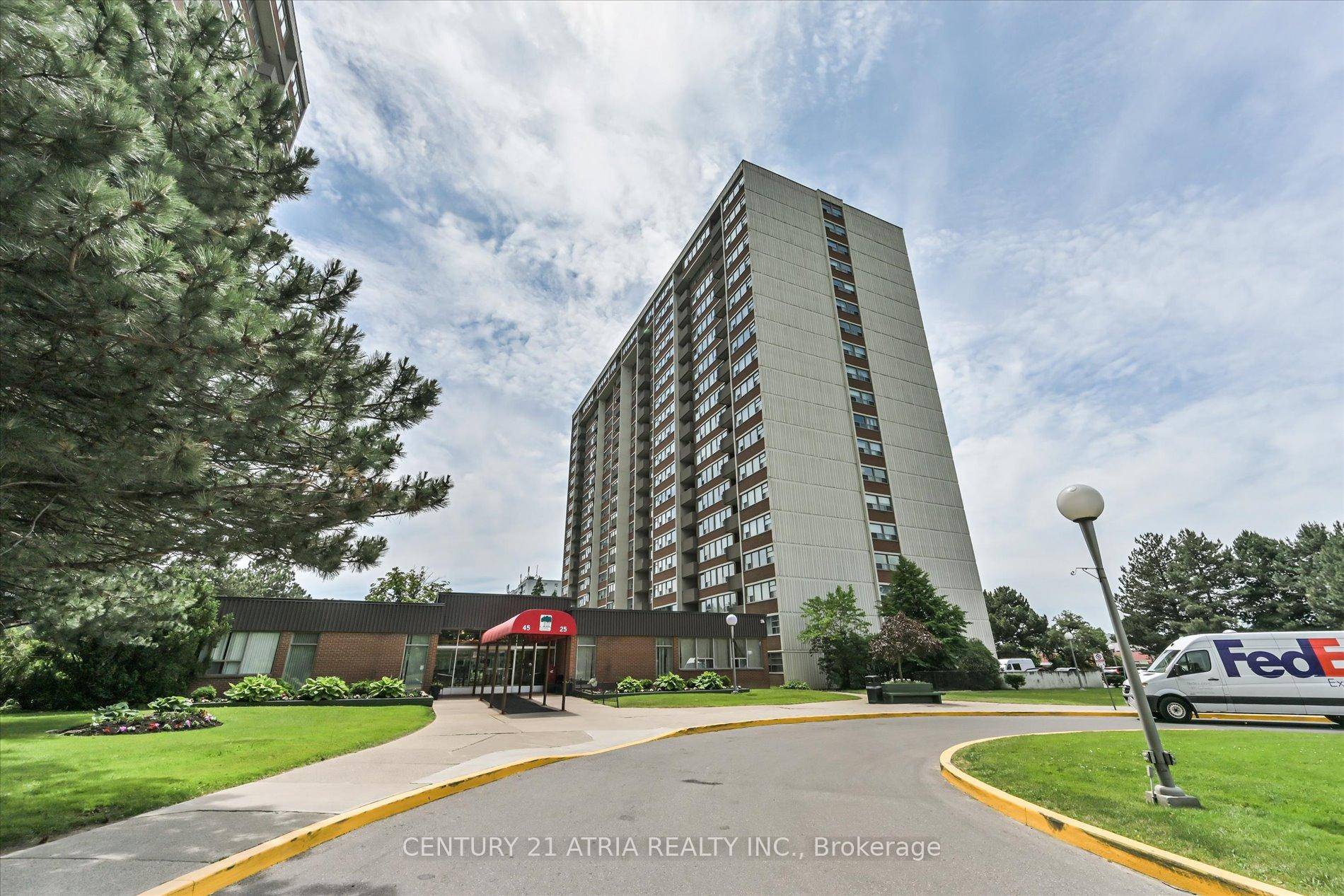 Discover unbeatable value in this spacious 2 1 bedroom condo boasting 1, 187 sq ft of livingspacesizes you simply wont find in todays newer builds.