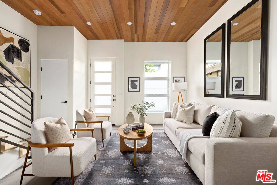 1011  N Ogden Dr 3BR Hollywood Hills East La