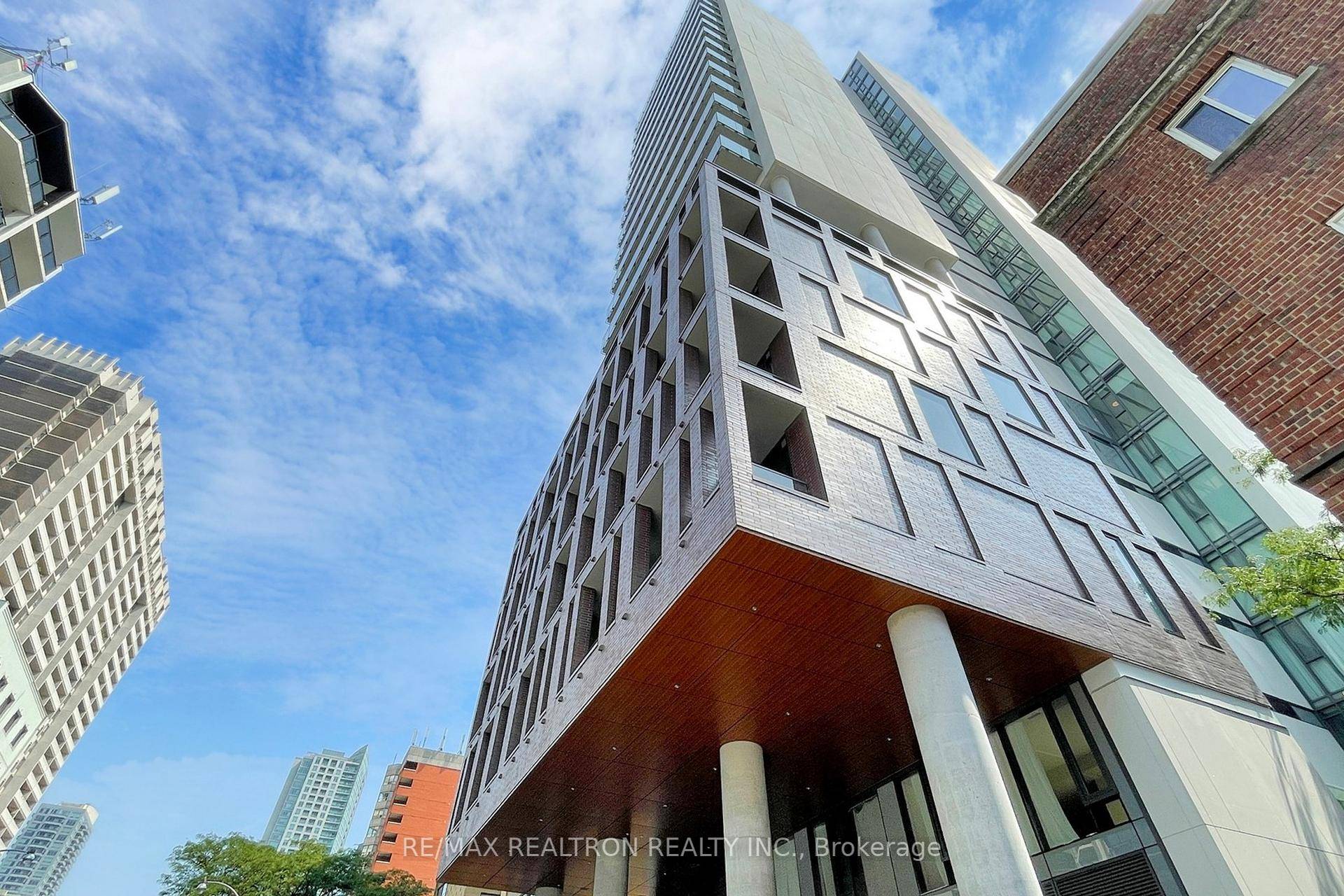 Two Years New 2 Bedrooms Luxury Condo Unit On Higher Floor At Eighty One Wellesley In The Vibrant Church And Wellesley Neighborhood 939 Sq.