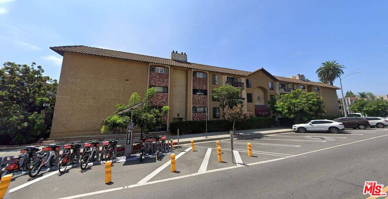7300   Franklin Ave 1BR Hollywood Hills East La