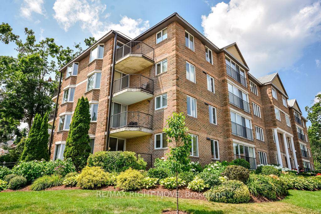 Welcome to Curtmoore, a rare opportunity to enjoy low maintenance living in a vibrant, well established neighbourhood.