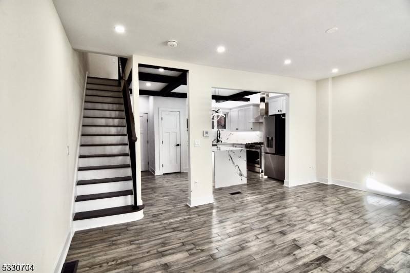 Step into Luxury ! Just renovated !