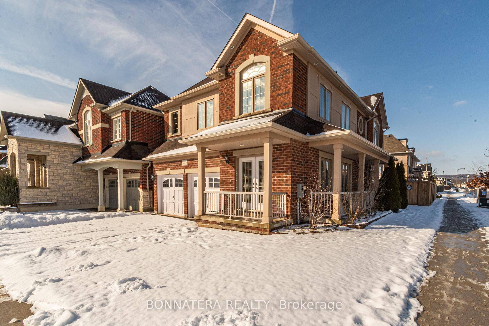 Bright And Beautiful Sundial Home In Alton Village.