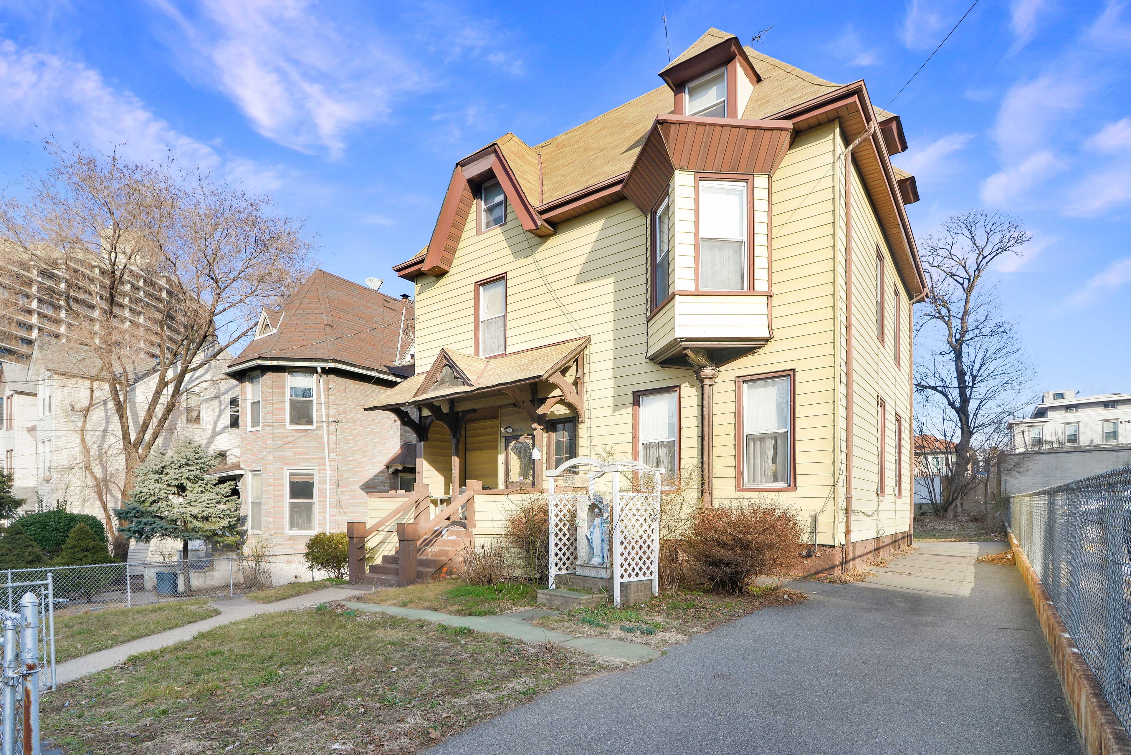 Owners SAY SELL ! Bring all offers.