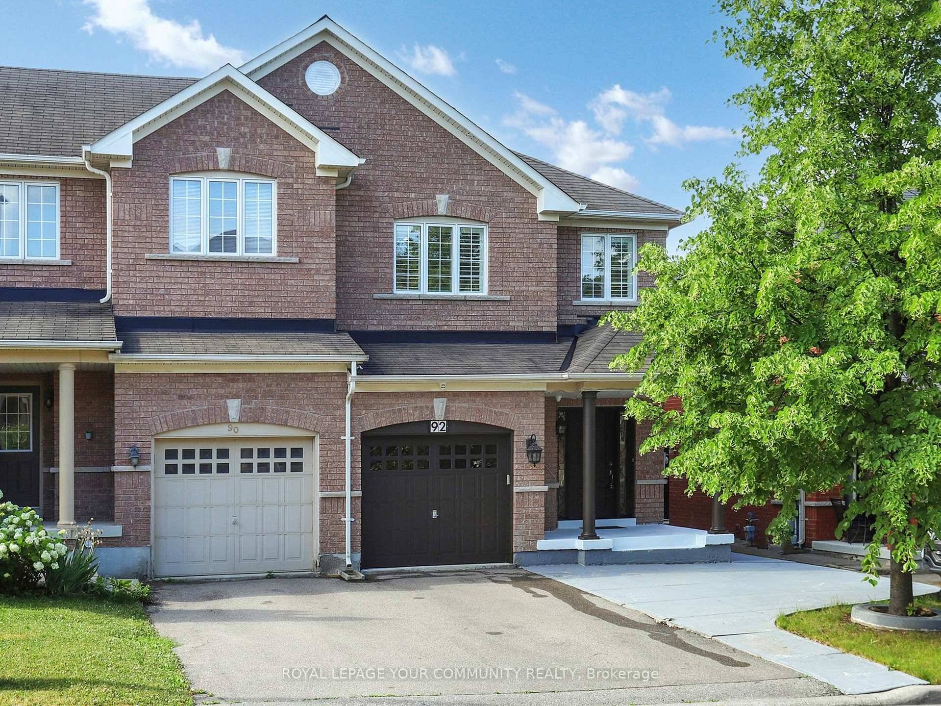 Welcome to This Beautiful amp ; Bright Freehold End Unit Townhouse in the Prime amp ; Prestigious Vellore Village Neighbourhood of Vaughan !