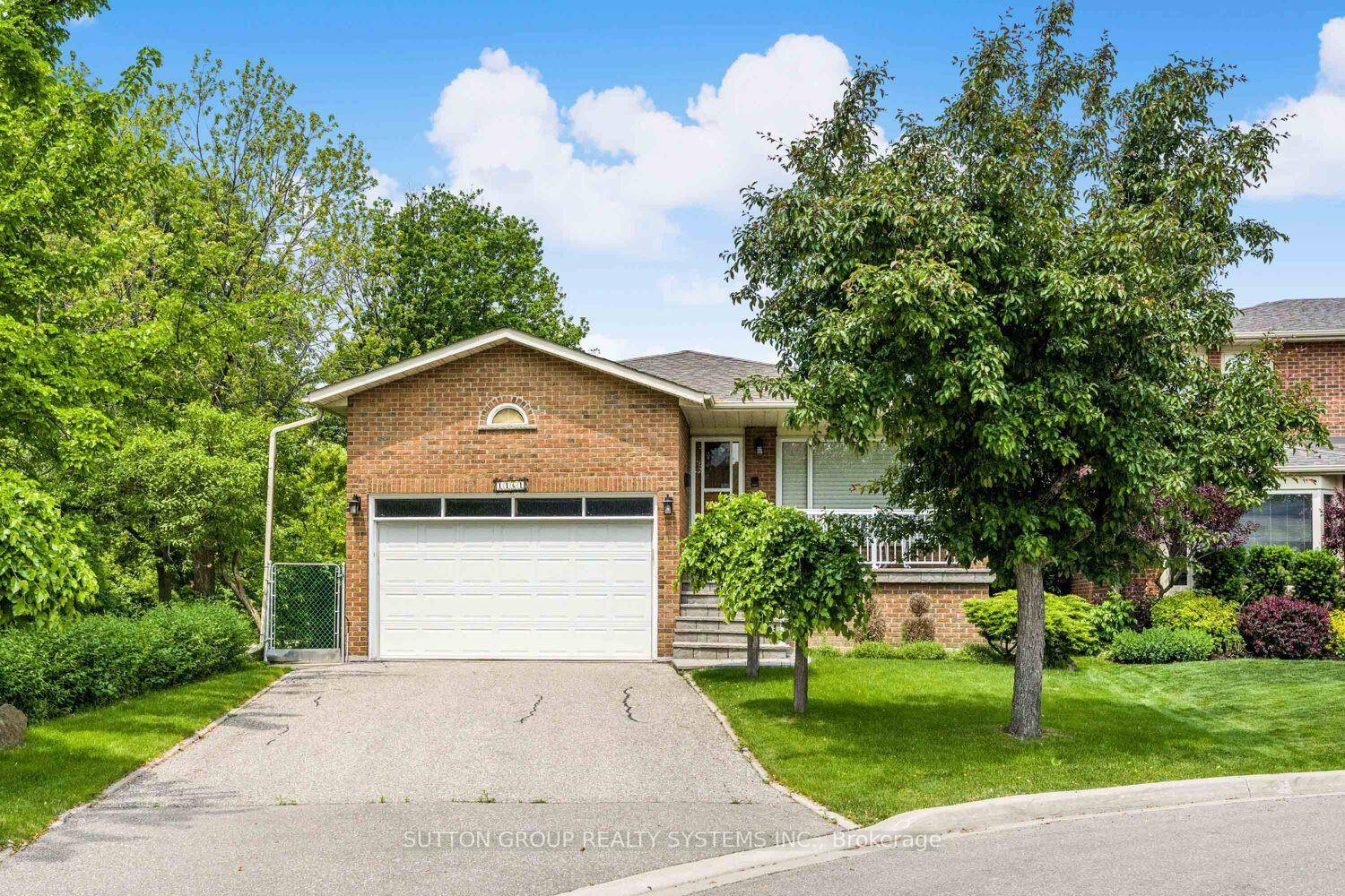 Spectacular 5 Level Backsplit in Prestigious Rathwood Golden Orchard Court !