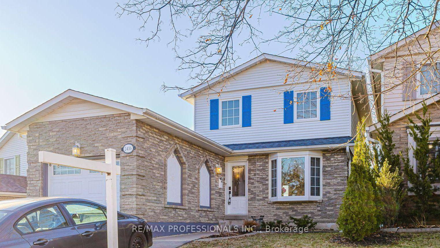 Welcome to this spacious home nestled in the highly sought after Brant Hill neighbourhood.