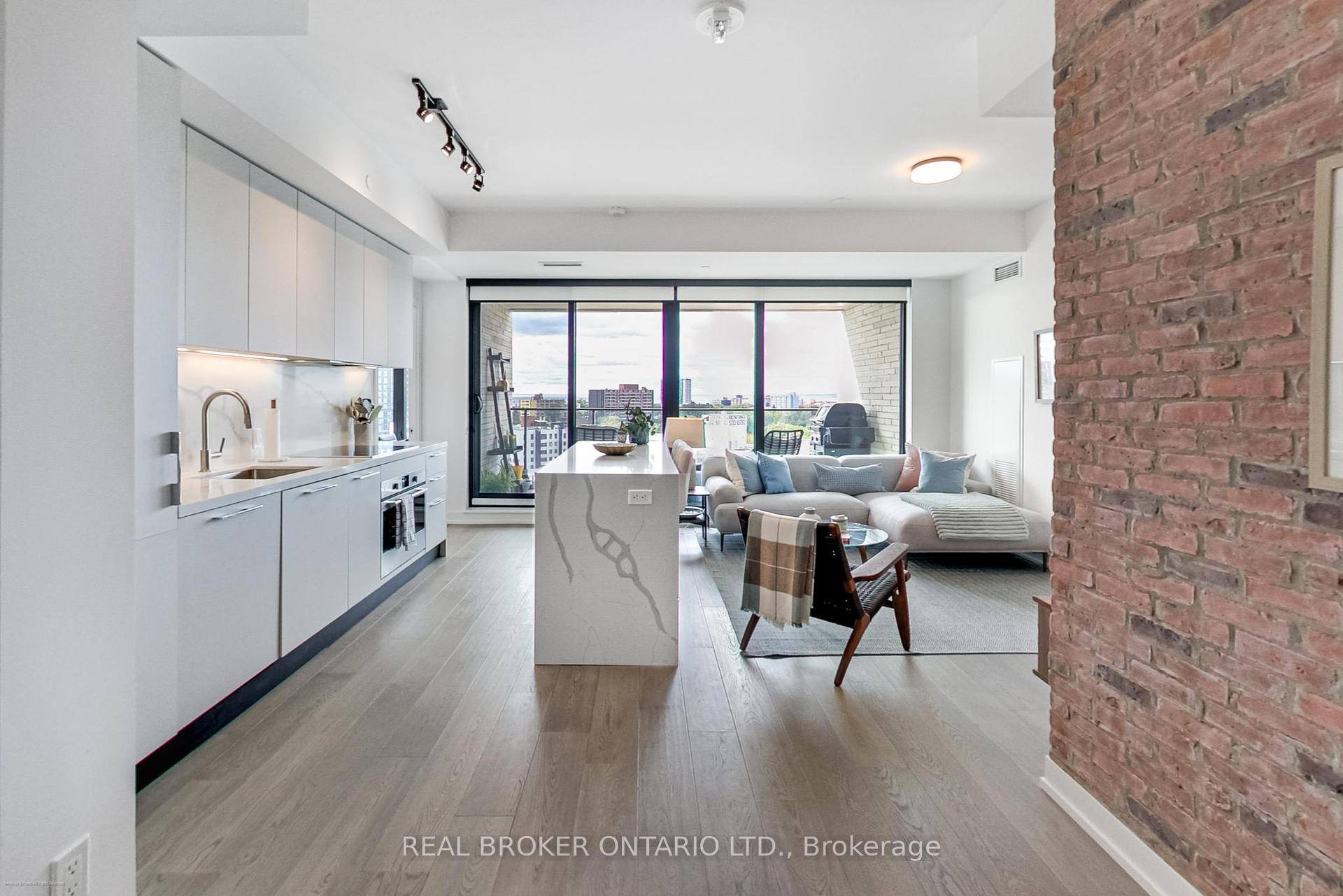 Welcome to the perfect, upscale urban retreat you have been searching for.