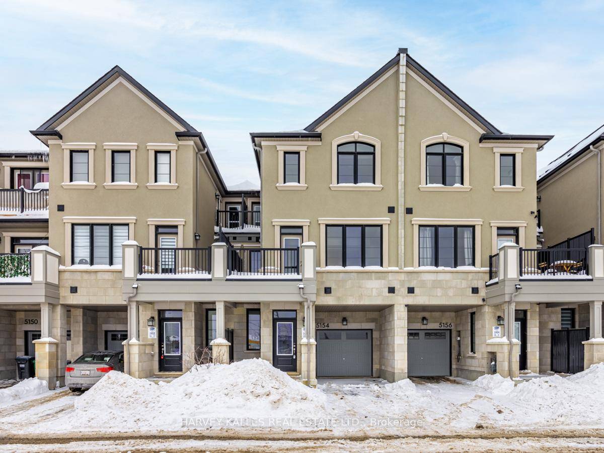 Modern Freehold Townhome 3 Bed, 2.
