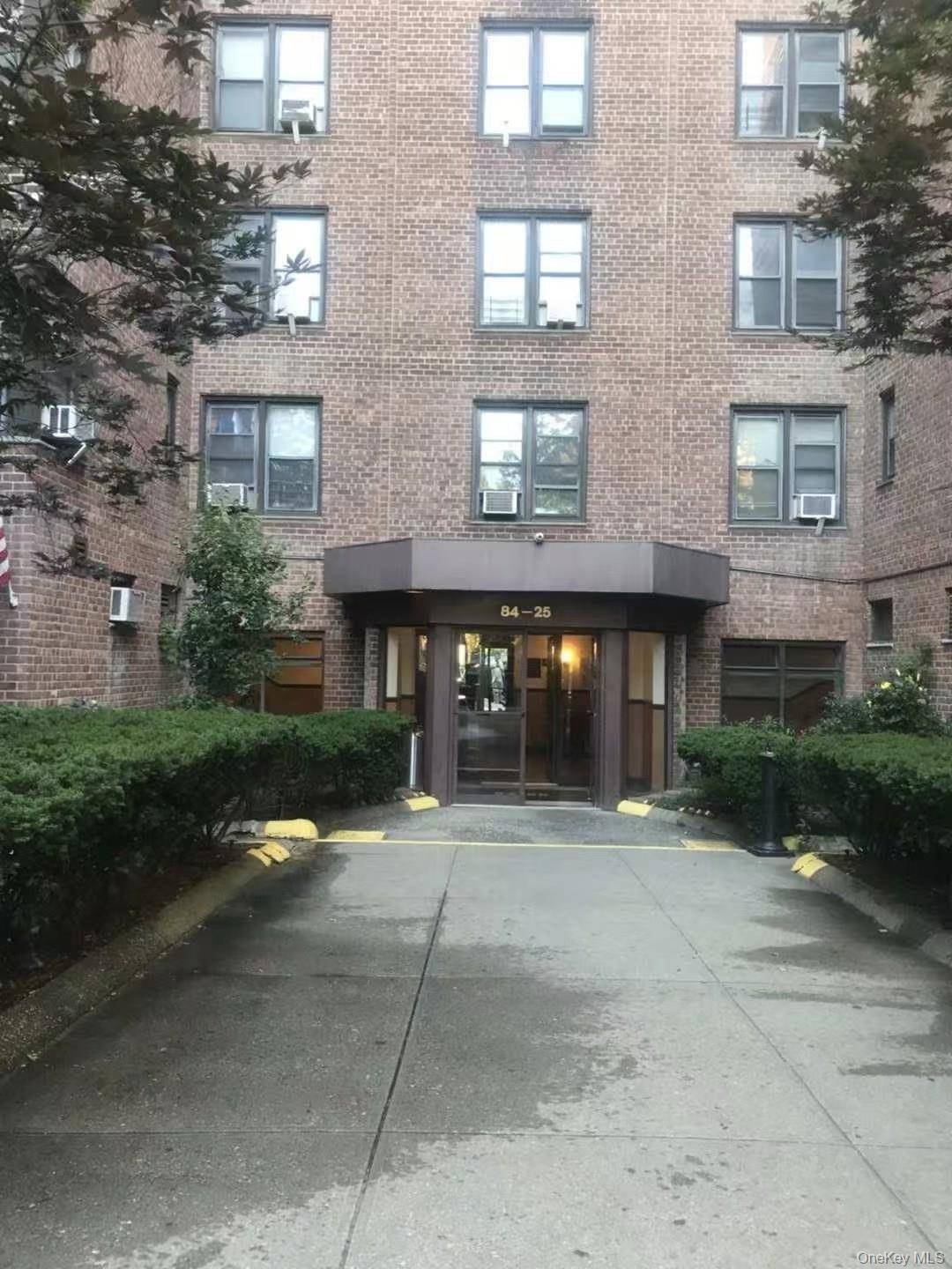 Beautiful condo w 24 hour doorman, located in the heart of Elmhurst Queens.