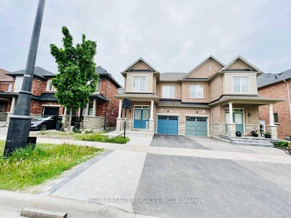 Beautiful 4Bdrm Semi Death 3Washroom In High Demand Area.