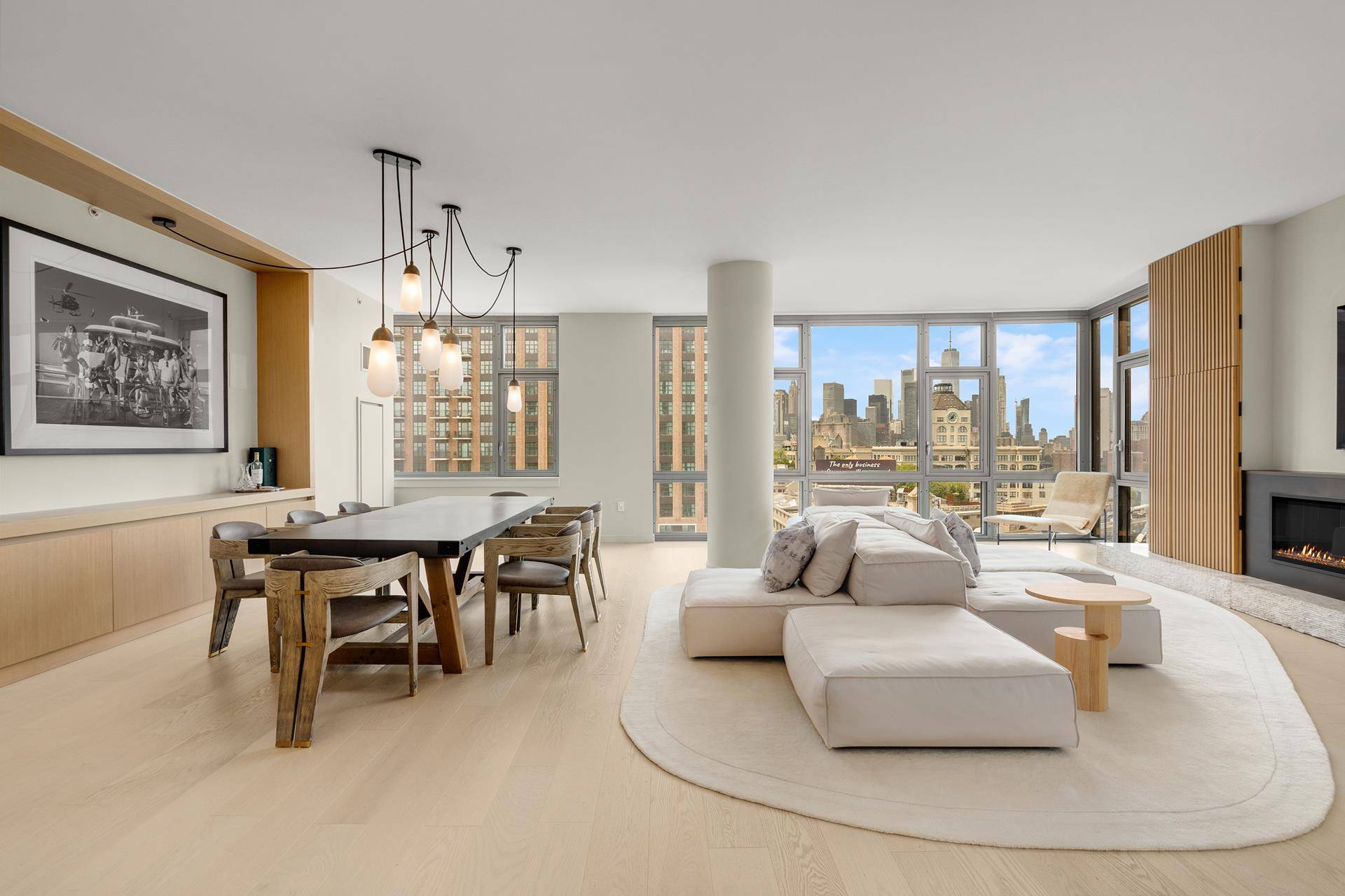 Stunning Convertible 3 Bedroom Residence with Views in the Heart of DUMBO Discover the perfect blend of historic charm and modern luxury in this upgraded 2 bed, 2.