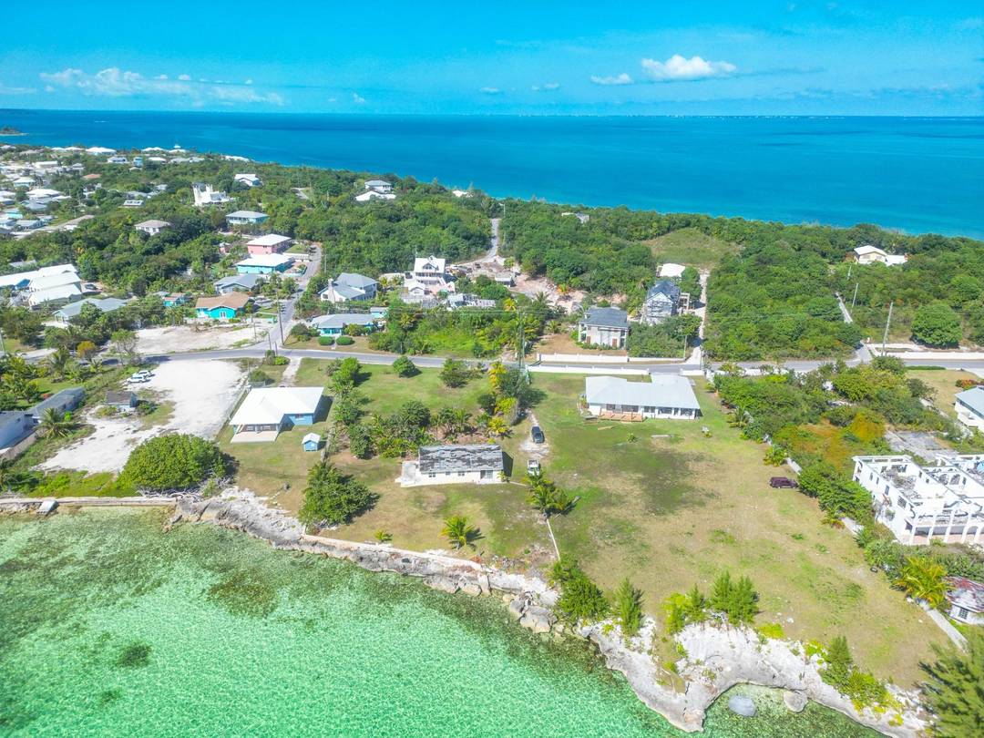 YELLOW ELDER & THE CHALET Single Family Home Abaco