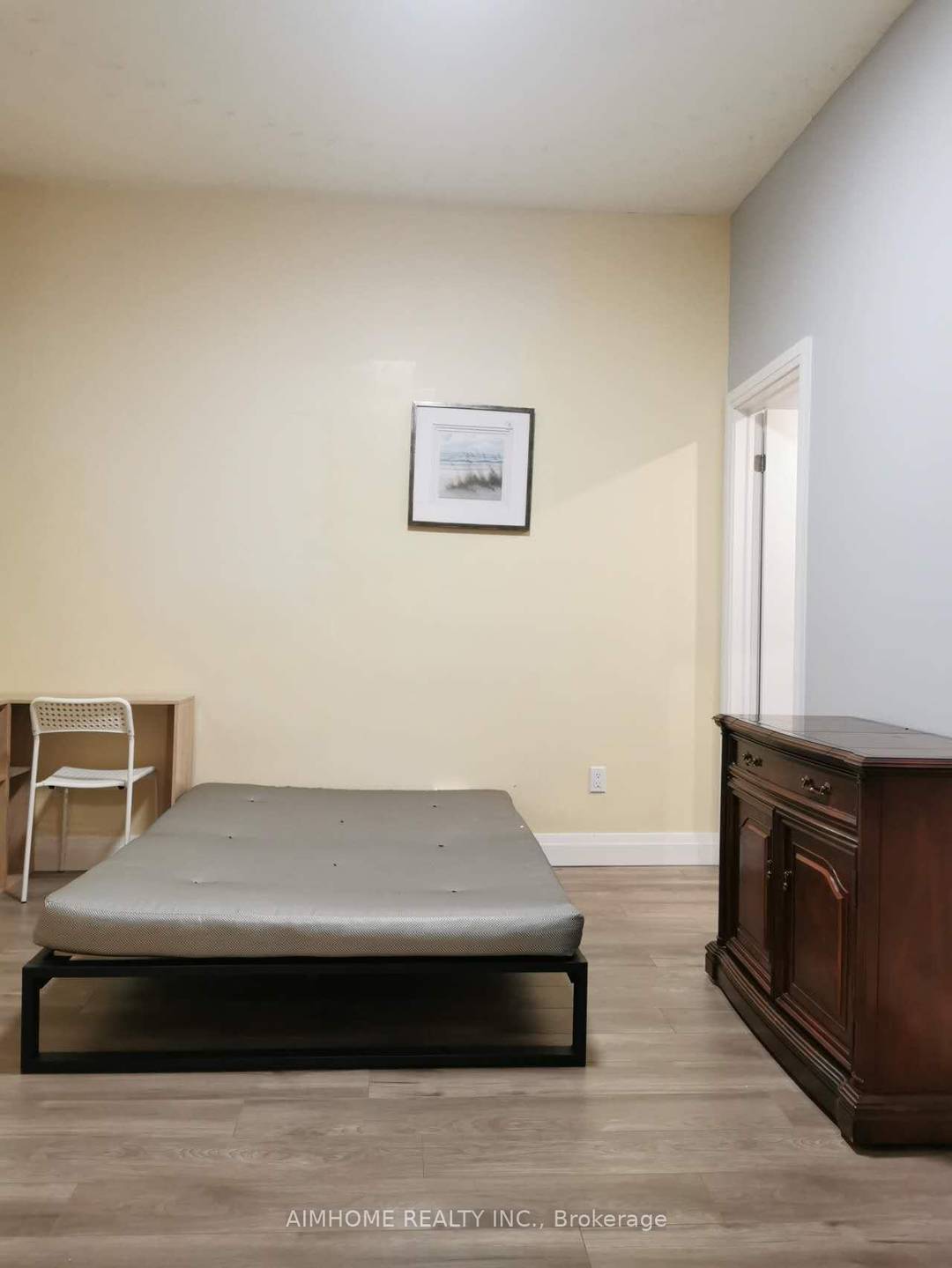 Bright and Clean Main Floor One Bed Room with Ensuite Bathroom For Lease in The Most Convenient Location Of Toronto.