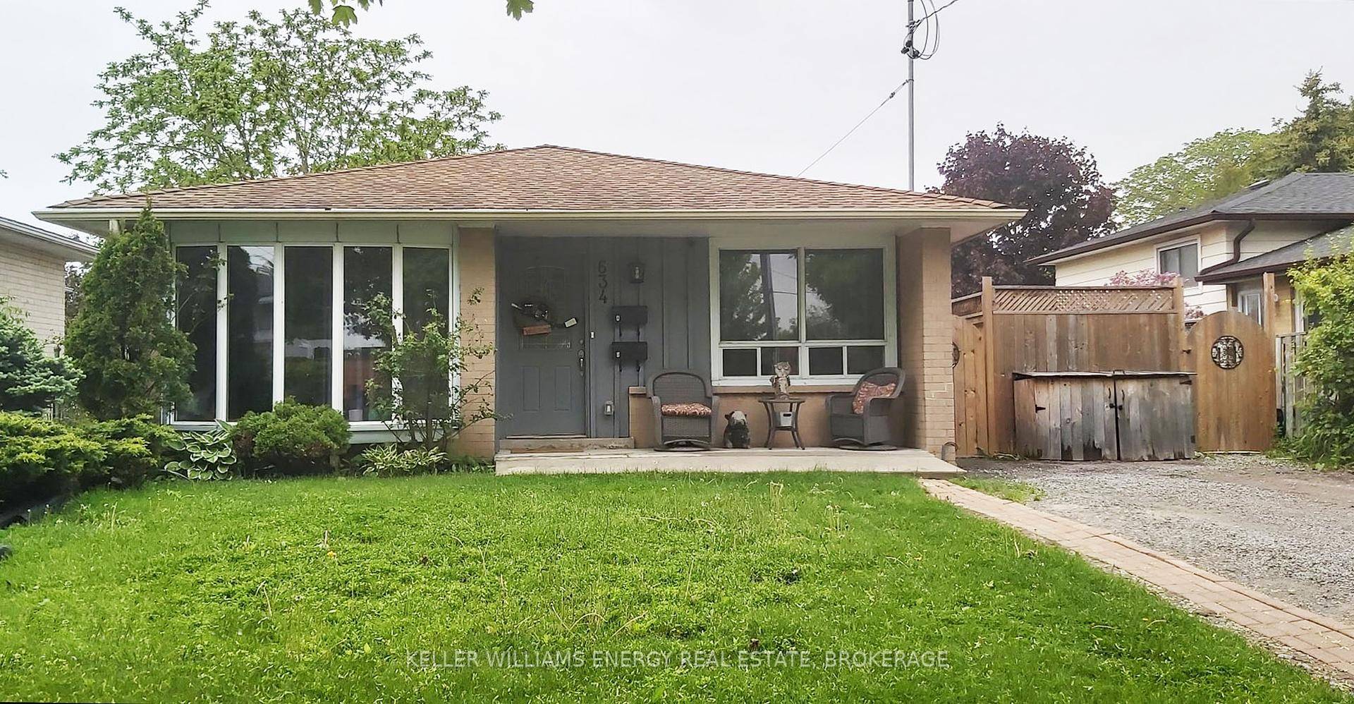 Modern, bright and spacious main floor Bungalow in a convenient Oshawa location.