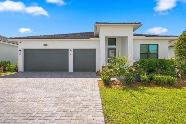 Awesome large 3 bedrooms 2553 SQFT under air, 3 baths home for rent in PGA Village Verano.