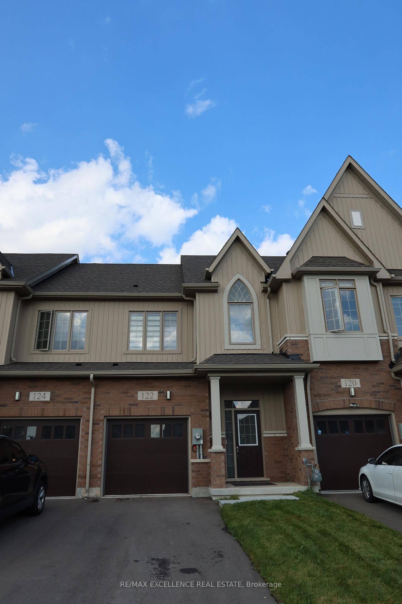Welcome to this absolutely gorgeous 1 year old freehold townhome built by Cachet Homes !