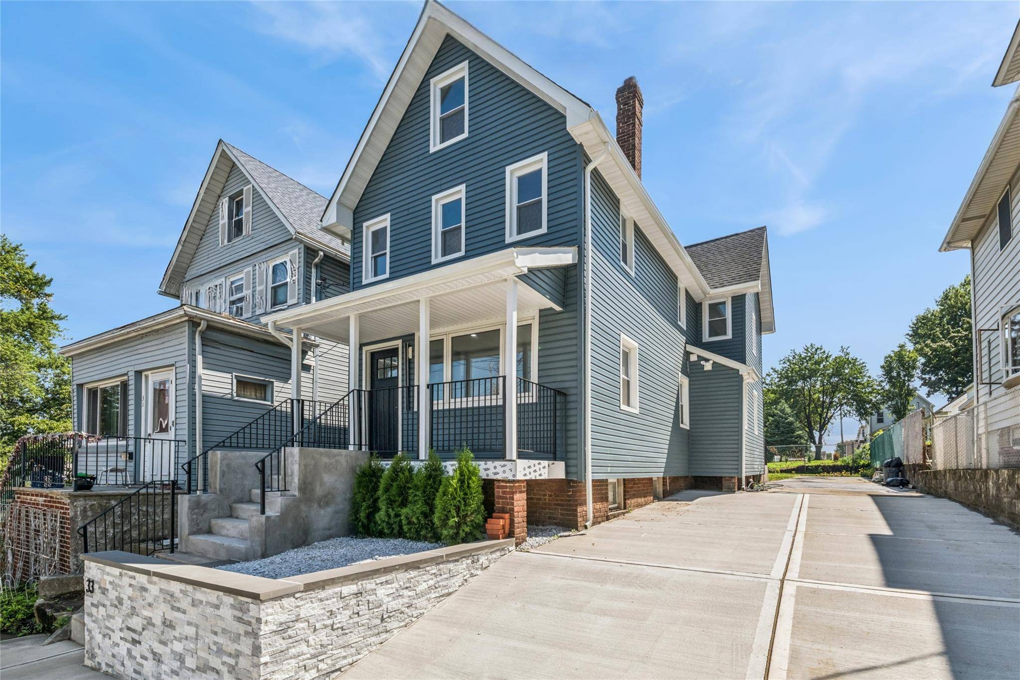Fully Renovated Gem in Mariners Harbor !