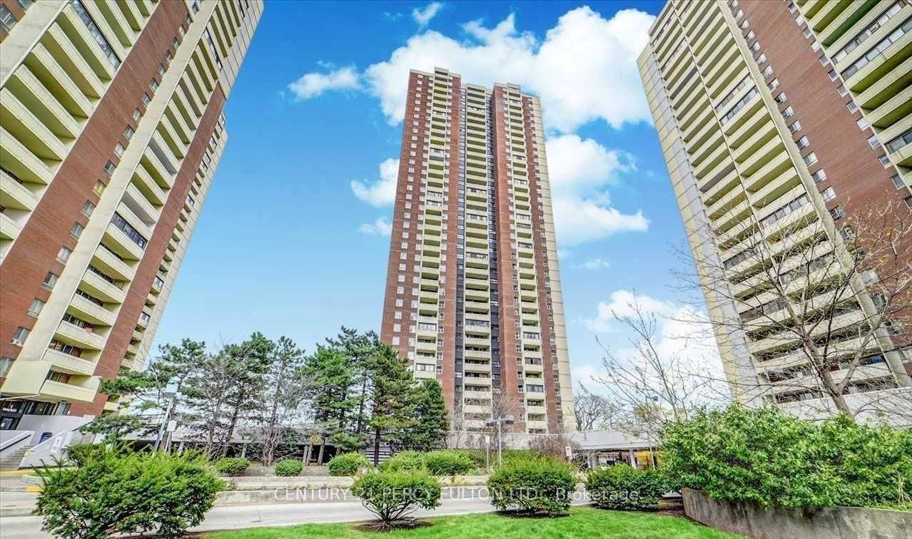 Enter the real estate market with this over 1100SQF 2 bedroom den condo at 3 Massey Square !