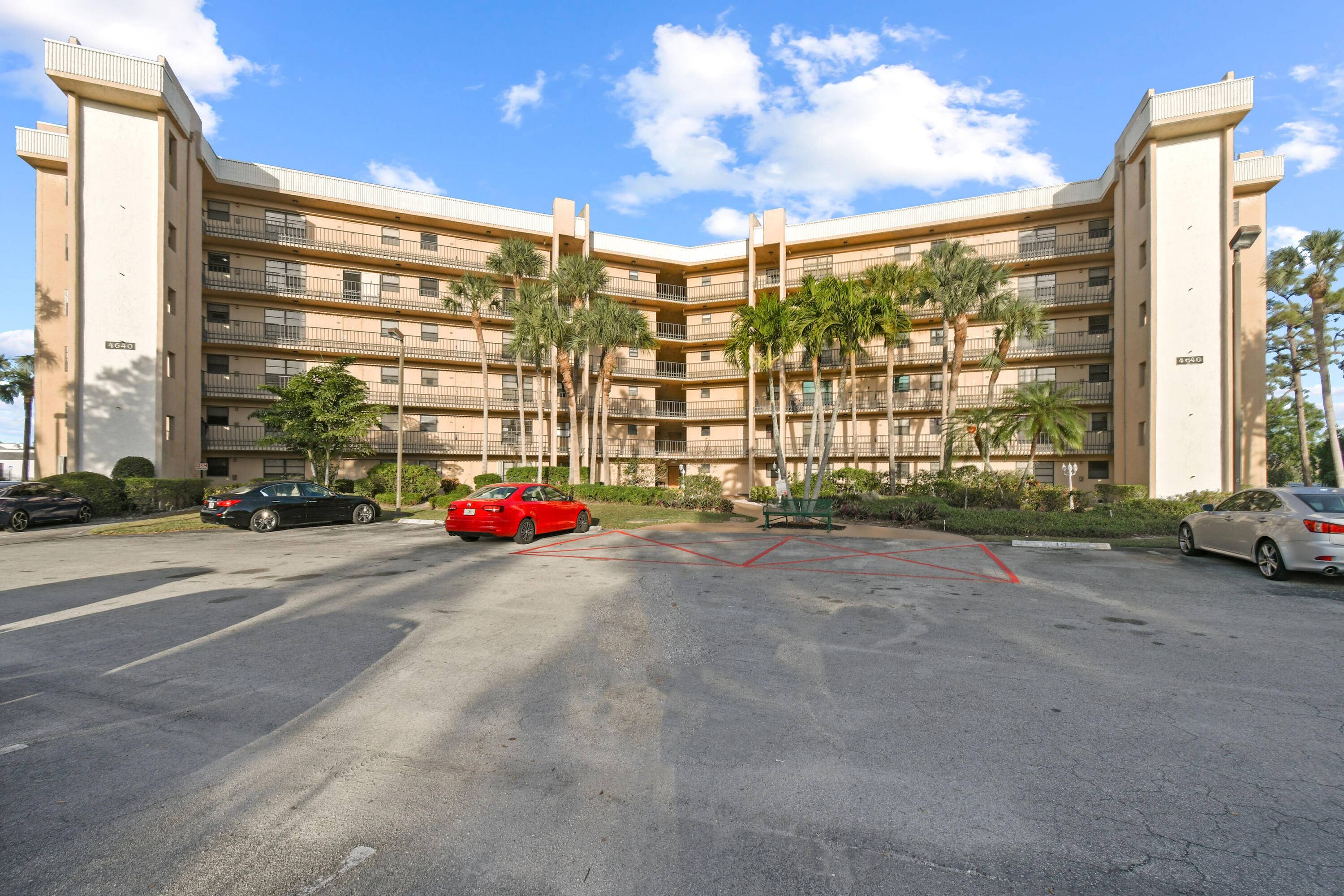 Lucerne Lakes is a 55 community with a Clubhouse, fitness center and pool.