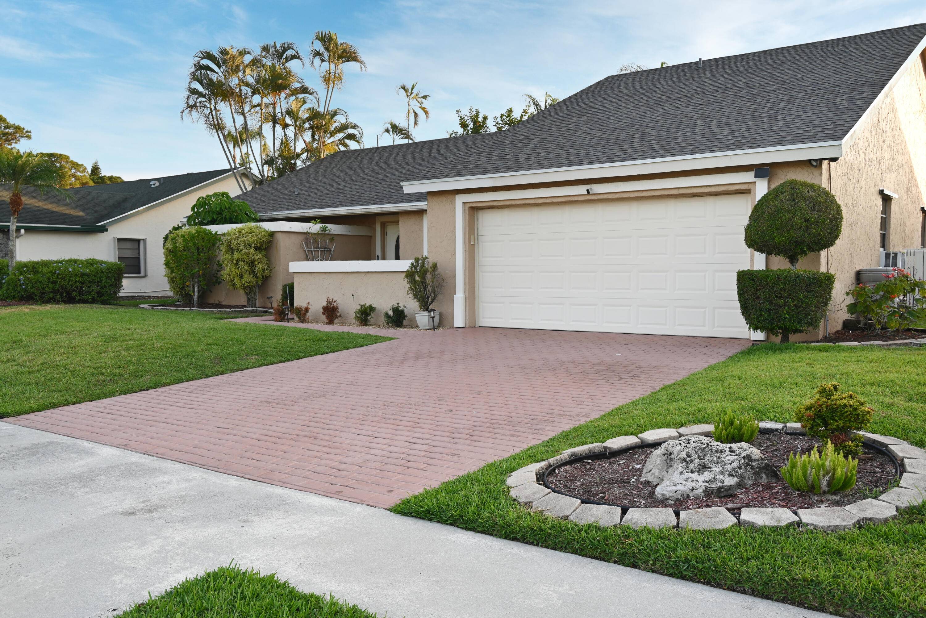 Fantastic pool home in the heart of RPB !