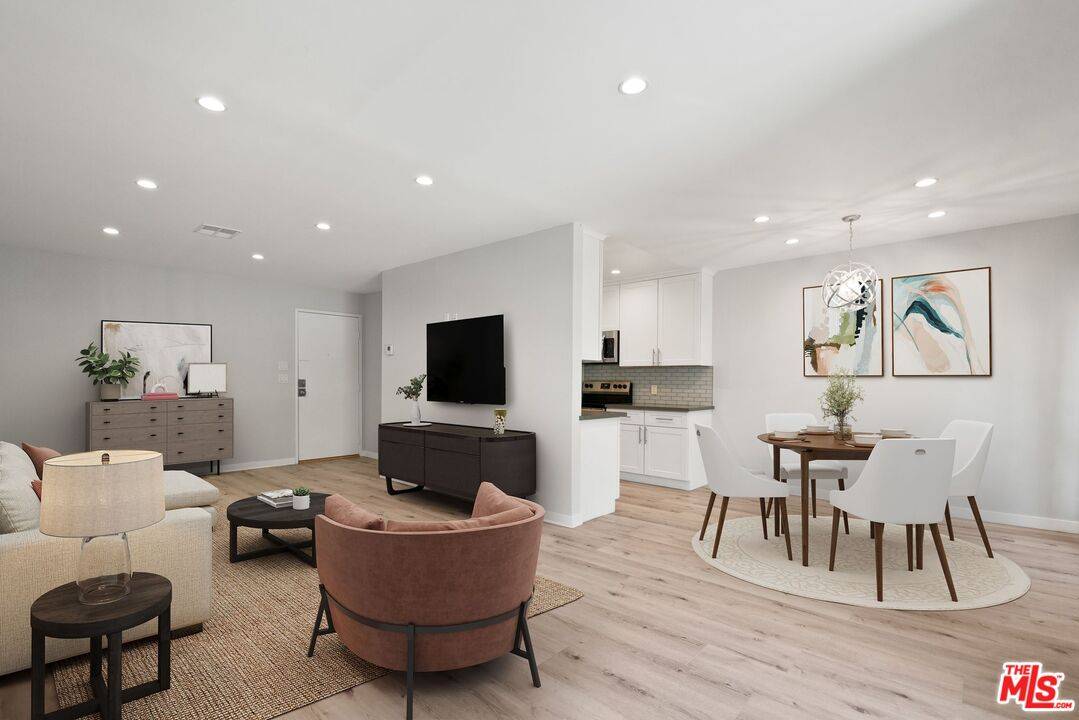 7300 Franklin Ave 1BR Hollywood Hills East La