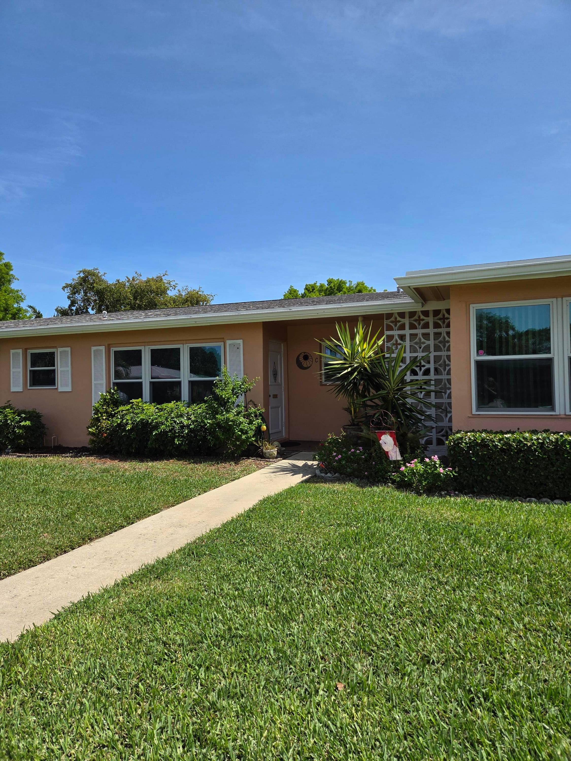 Live a carefree and easy lifestyle in the sought after community of High Point in Boynton Beach !