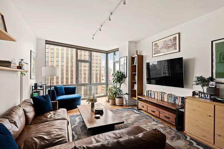 Endless skyline views will leave you speechless in this 3 bedroom, 2.