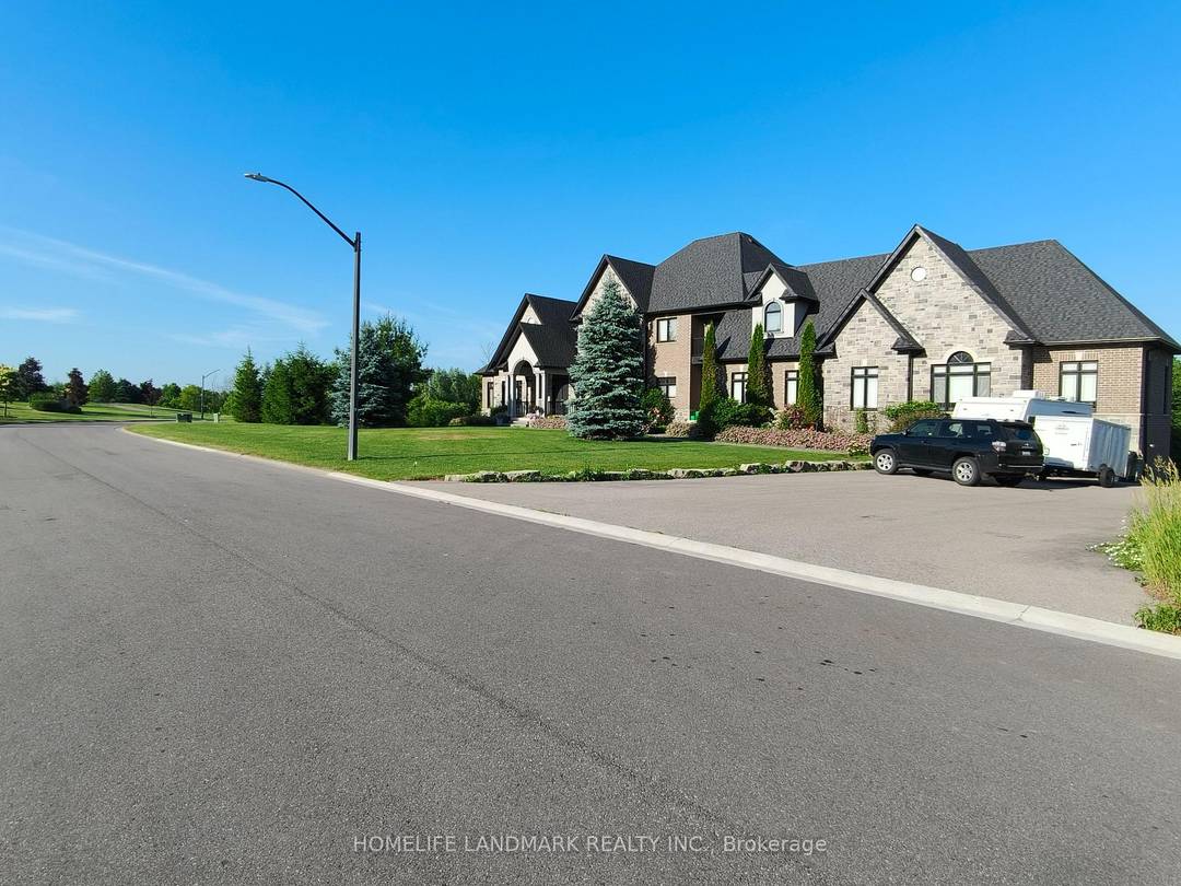 Cedar Mills Caledon offers a relaxed environment and will appeal to those who enjoy spending time outdoors.