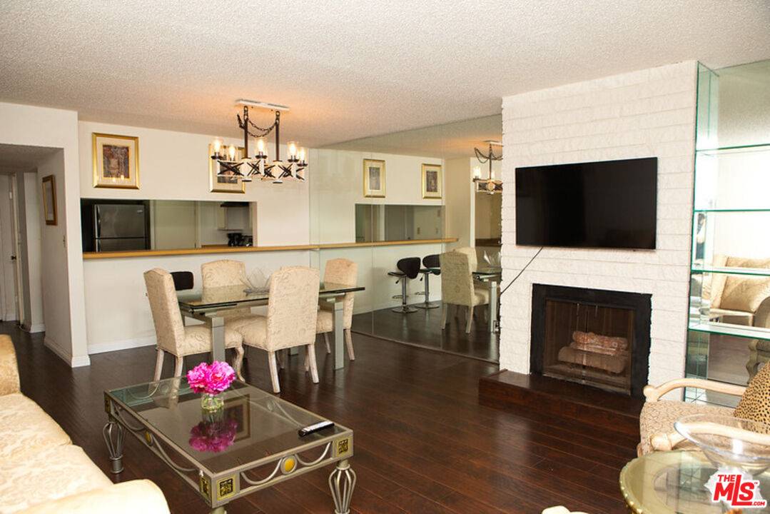 10966   Rochester Ave 1BR Westwood La