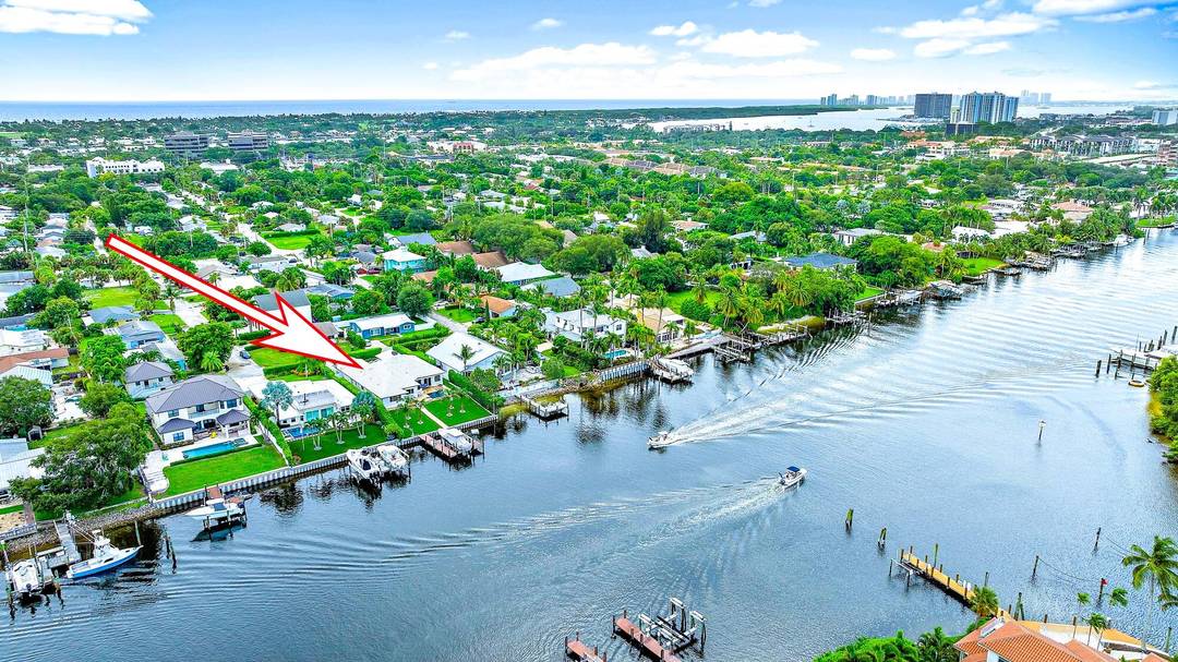 Direct Intracoastal Estate w Panoramic Wide Water Views !