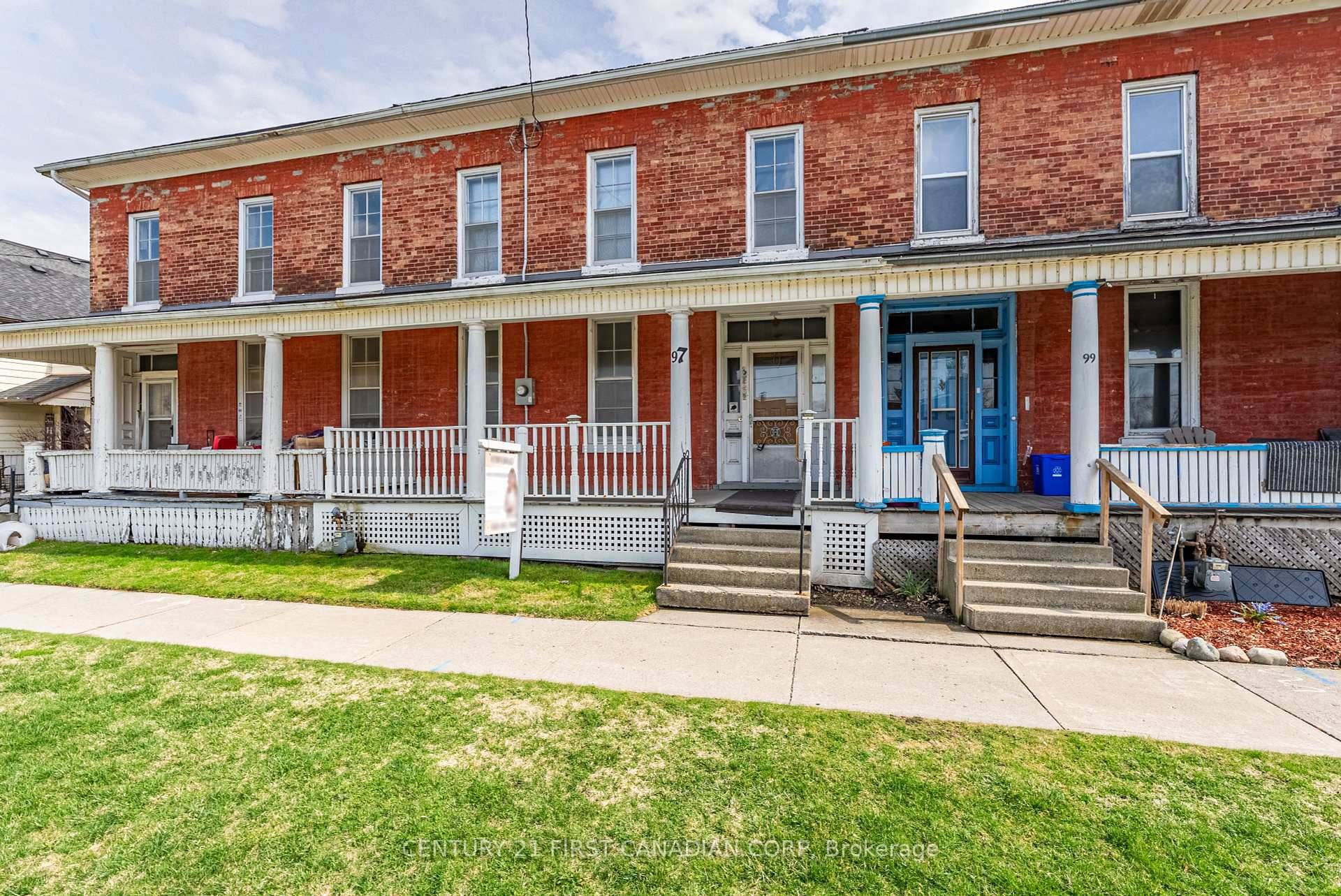 On the market for the first time since 1946 !