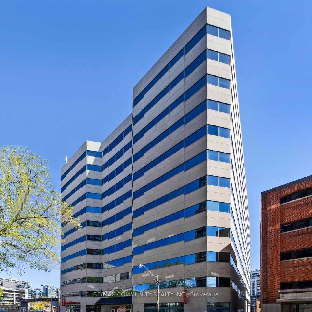 Discover a rare 1, 200 sq ft office sublease at 555 Richmond St W, Suite 1010 a bright, modern space perfectly suited for creative, tech, or professional teams.