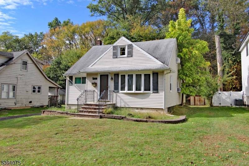 Set on a quiet street in one of Fanwood ?