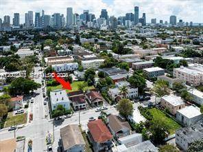 Investor Special in the Heart of Miami Duplex Opportunity !