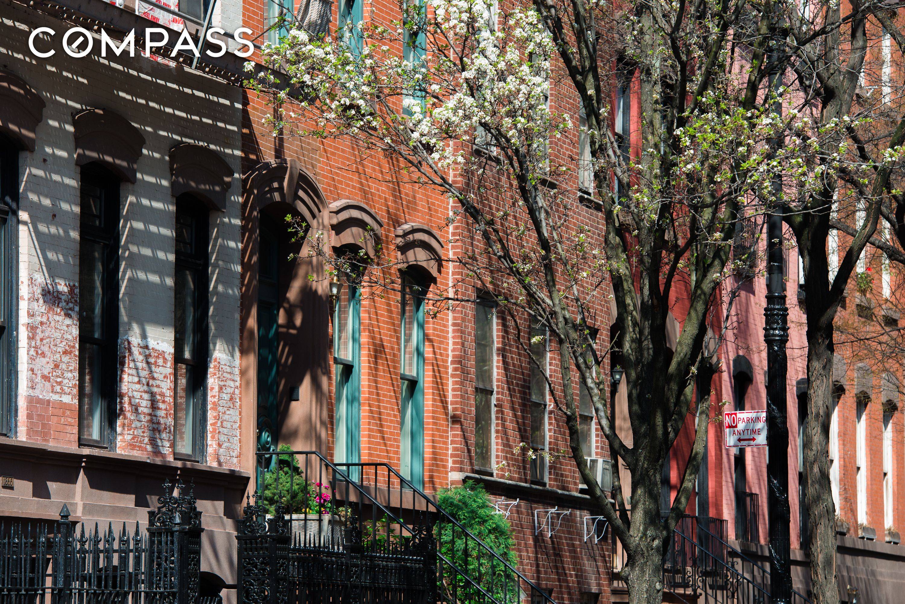Welcome to Unit 6M at 165 Christopher Street, a studio in Manhattan's vibrant West Village.