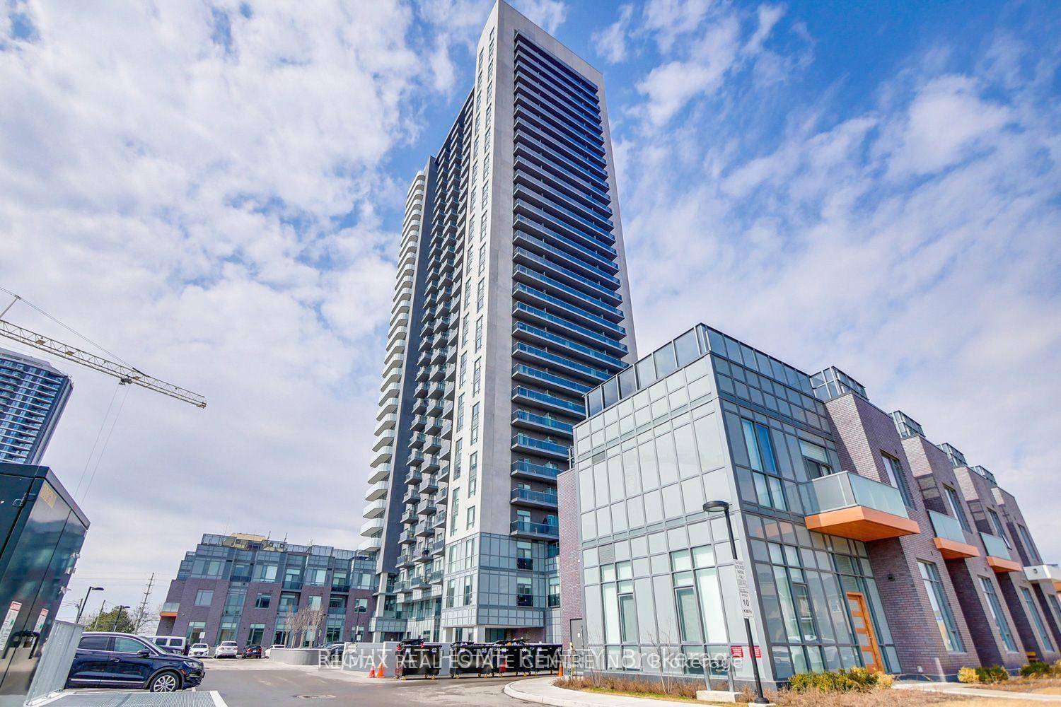 Never Lived. Brand new, fabulous open concept amp ; modern 1 bedroom den unit, 2 full washrooms.