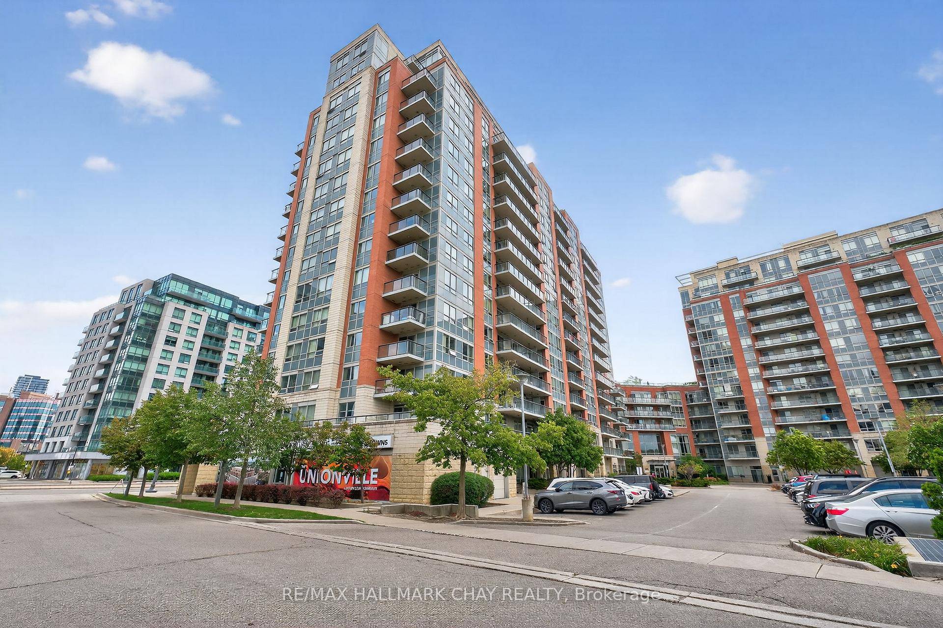 Spacious 8th Floor Unit with Unobstructed Western Views !
