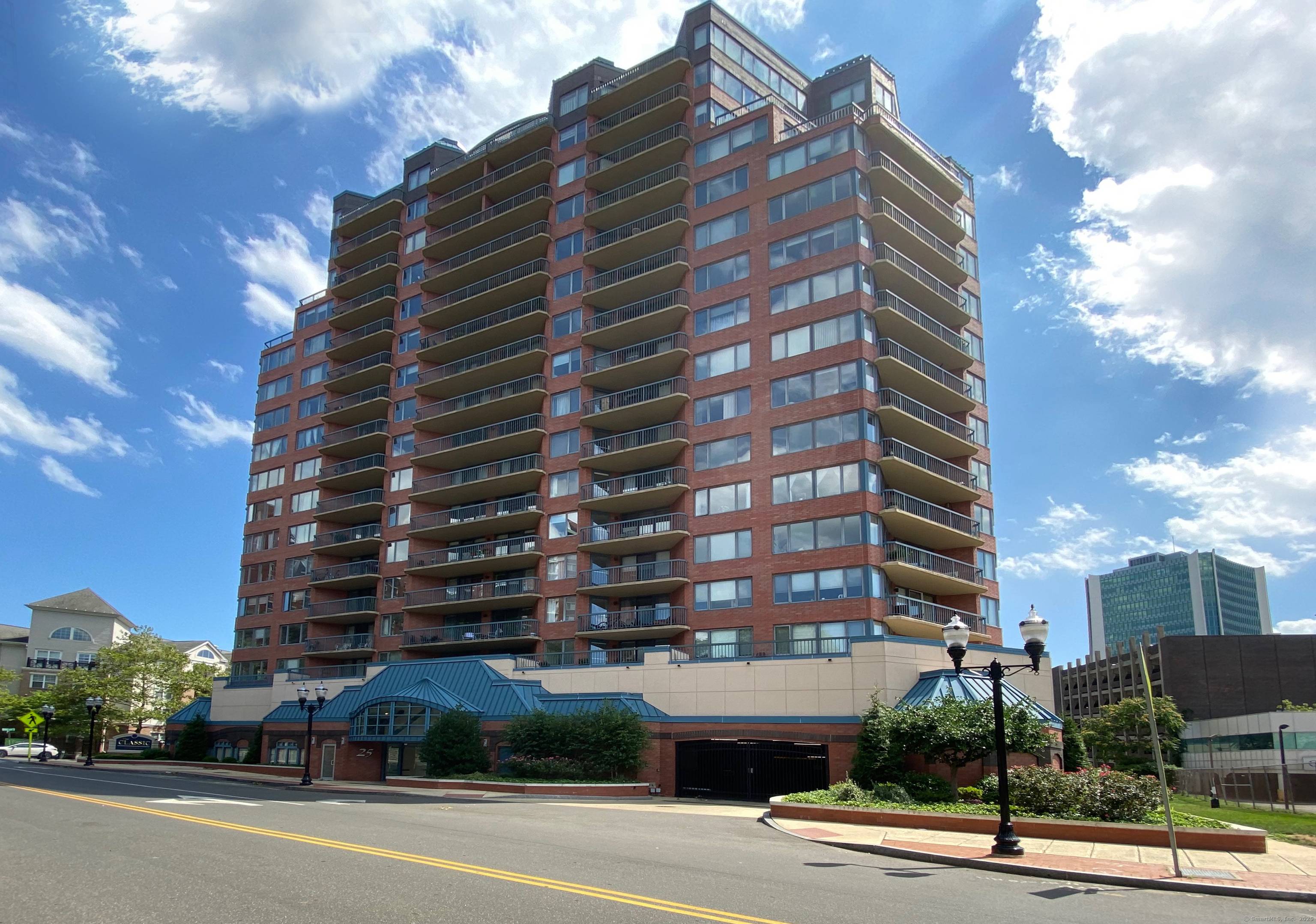 Welcome to The Classic, one of the most luxurious residencies in the heart of downtown Stamford.